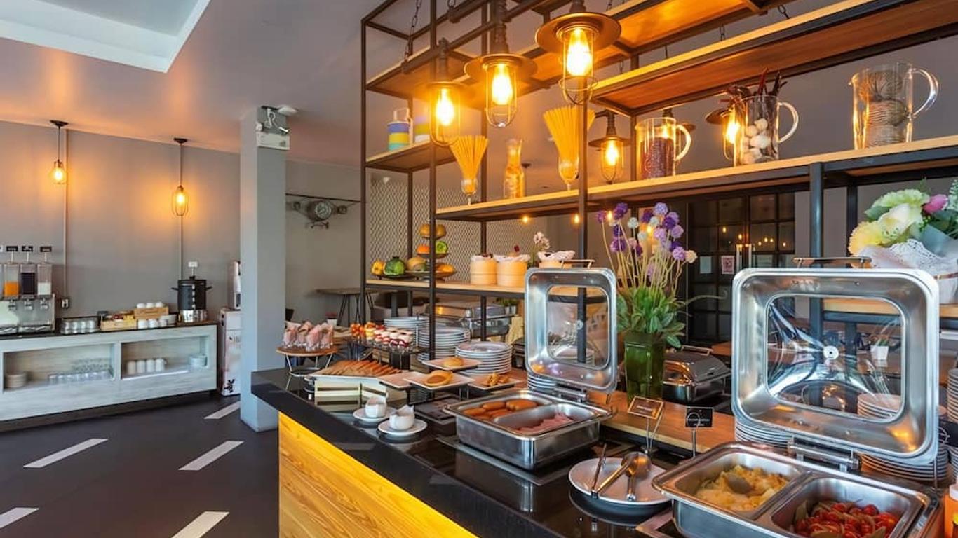 Maya Phuket Airport Hotel (SHA Plus+)