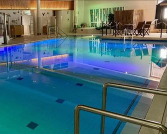 Hotelli Valo - Heinola - Piscina