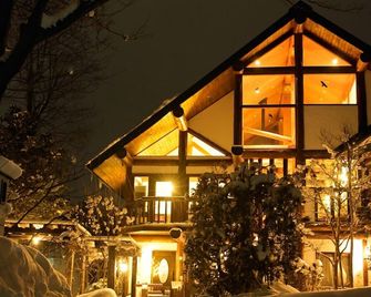 Hakuba Pension & Log Hotel Meteor - האקובה - בניין
