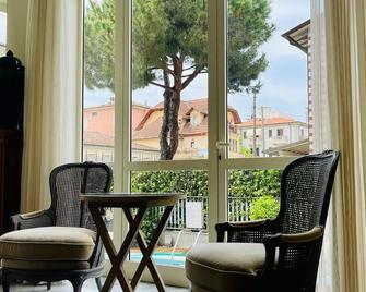 Hotel La Pigna - Marina Di Pietrasanta - Balkong