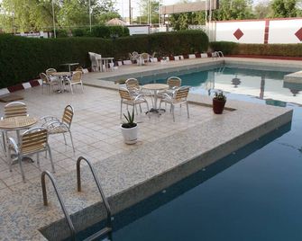 Hôtel Ténéré - Niamey - Piscina