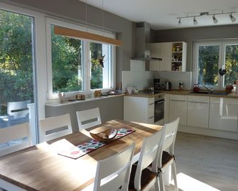 Contemporary resin dream with comfort - Altenau (Niedersachsen) - Dining room