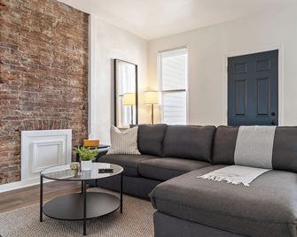 Apt Mt Washington W/Office Room-Pack 'N Play, Min to Sheraton and Skyline - Pittsburgh - Sala de estar