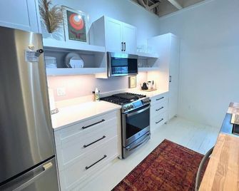 The Quarters | Suite 3 - Grafton - Cocina