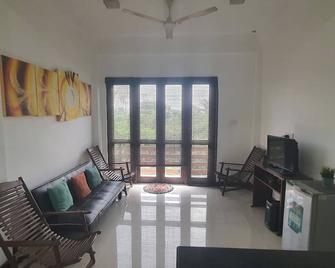 Mount Apartments Colombo - Dehiwala-Mount Lavinia - Living room