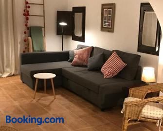 Can Giribets - Sant Ferriol - Wohnzimmer