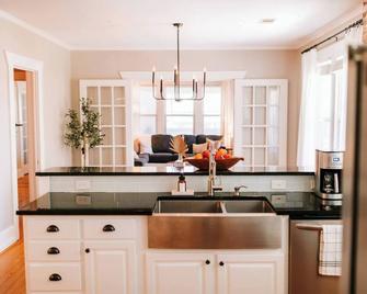 Chic 2br Vidalia Retreat By Mhm Luxury Properties - Vidalia - Cocina