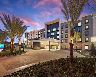 Hampton Inn Long Beach Airport - לונג ביץ' - בניין