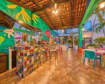 Casa Maria Hotel Boutique & Gallery Adults Only - פוארטו ויארטה - פטיו