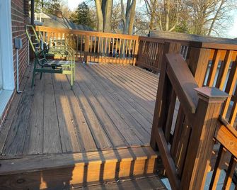 Your King-Size Bed In A Master Bedroom Plus 2 Sleeping Sofas - Whole Suite 64. - Silver Spring - Balcony