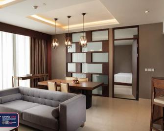 The Luxton Cirebon Hotel and Convention - Cirebon - Phòng khách