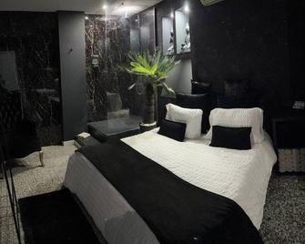 Modern & Central 3 minutes from the River - Vila Nova de Gaia - Bedroom