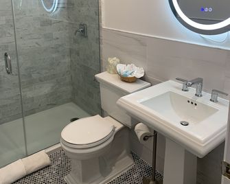 Clegg's Hotel - Ocean Beach - Baño