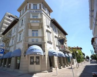 Hotel Villa Bernt - Grado - Gebäude