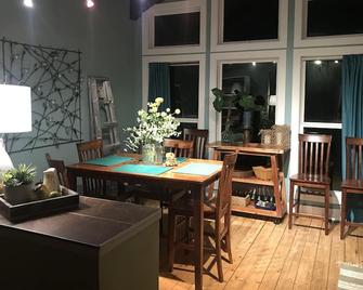 The Oakmont at Blue Water Bay at Center Hill Lake - Smithville - Dining room