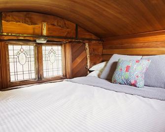 Alpacas Off Grid - House Truck - Takaka - Sypialnia