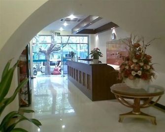 Greentree Inn Nanjing Cloth City - Nanjing - Front desk