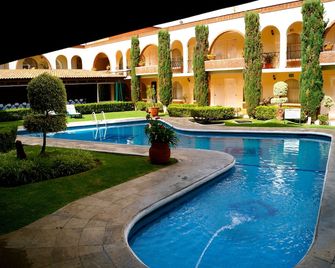 Hotel & Suites Villa del Sol - Morelia - Pool