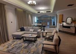 Al Faris Suite 2 - Manama - Living room