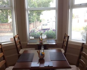 Taunton House - Great Yarmouth - غرفة طعام