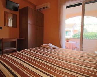 Hotel Residence Mirafiori - Loano - Schlafzimmer