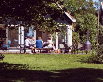 Vacation farm it flinkeboskje - Hemelum - Patio