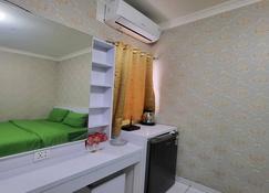 Barata Inn By Nature's Aeropolis Airport Soeta - Tangerang City - Yatak Odası