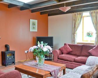 1 bedroom accommodation in Drumnadrochit, by Inverness - Inverness - Salon