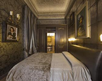 Antica Dimora delle Cinque Lune - Rome - Bedroom