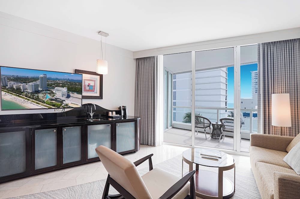 FontaineBleau Resort Balcony w Ocean and City View - ميامي بيتش - غرفة معيشة