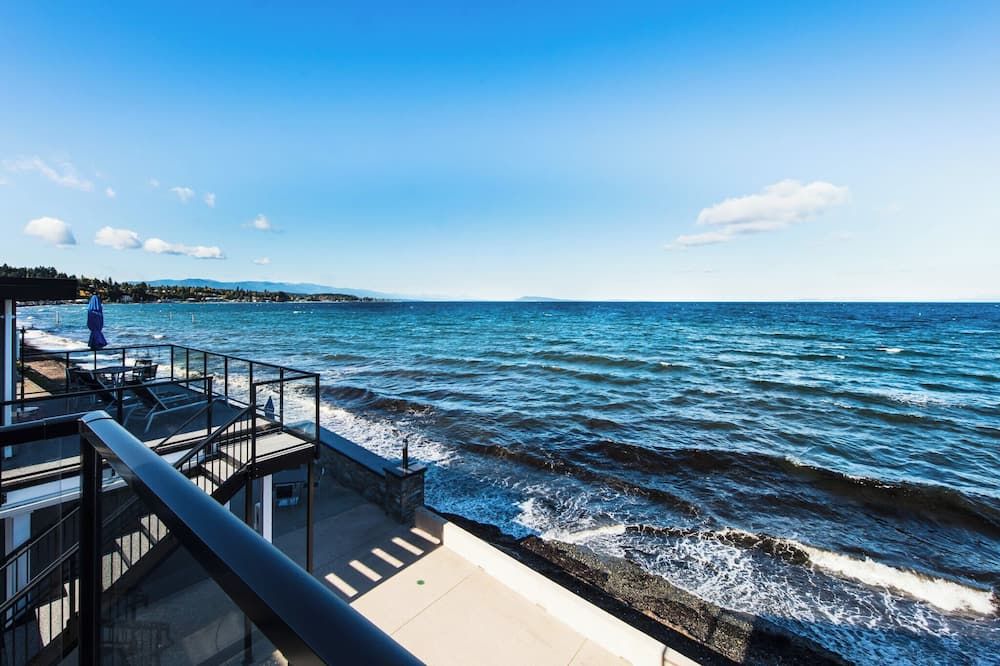 Qualicum Beach Ocean Suites - Qualicum Beach