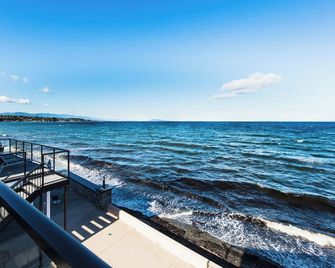 Qualicum Beach Ocean Suites - Qualicum Beach