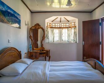 Mount Mary Inn - Nuwara Eliya - Kamar Tidur