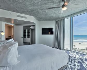 Max Beach Resort - Daytona Beach Shores - Bedroom