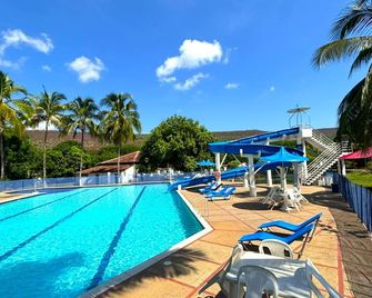 Hotel Mirador del Sumapaz - Comfacundi - Melgar - Zwembad