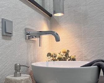 Ferienwohnung Seckenheim - stilvoll übernachten zwischen Mannheim und Heidelberg ideal für Kurztrips - Mannheim - Baño