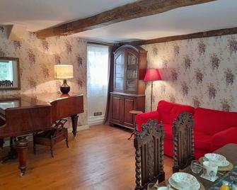 Cotswold Cottage Bed & Breakfast - Luckington - Living room