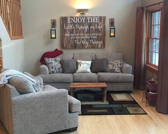 Sunny's Landing 3000 SF home on Prairie Lake - Chetek - Sala de estar