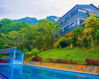 Nature Resort Layathraa - Kandy