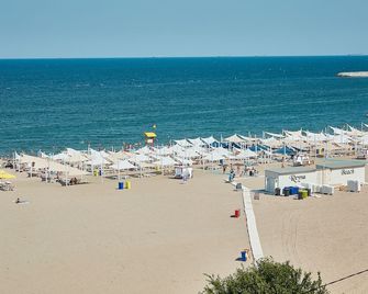 Gabizz Apartments - Constanţa - Beach