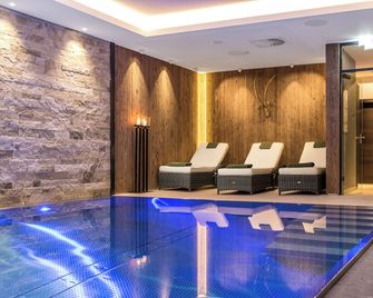 Alpenparks Hotel & Apartment Taxacher - Kirchberg in Tirol - Uima-allas