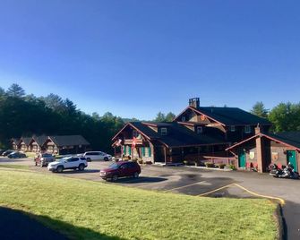Swiss Chalets Village Inn - Intervale - Outdoor view