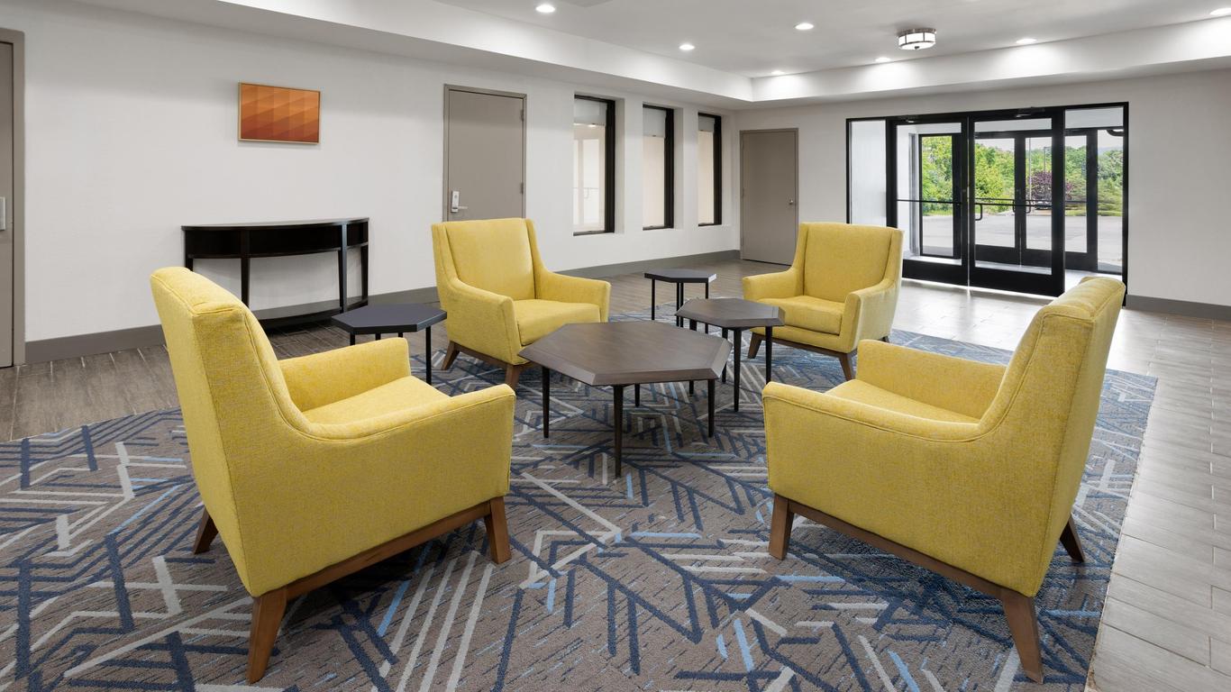 Holiday Inn Express & Suites Wyomissing By IHG