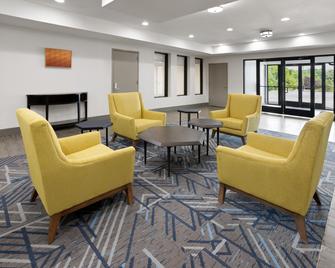 Holiday Inn Express & Suites Wyomissing By IHG - Wyomissing - Лаунж
