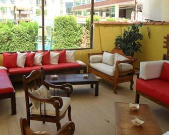 Albano Hotel - צזמה - טרקלין