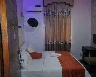Hotel Diego - Eluju - Habitación