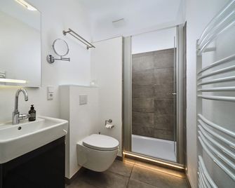 Hotel Siebzehn80 - Carolinensiel - Bathroom