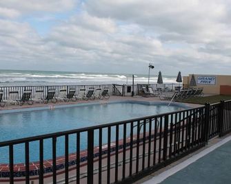 Grand Prix Motel Beach Front - Daytona Beach