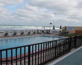 Grand Prix Motel Beach Front - Daytona Beach