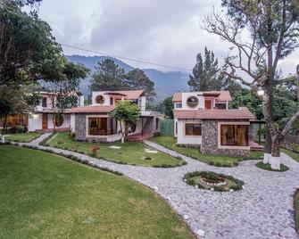 Villas Jucanya - Panajachel - Edificio